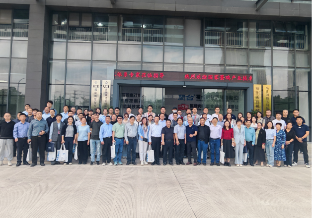 漂亮少妇高潮A片XXXX